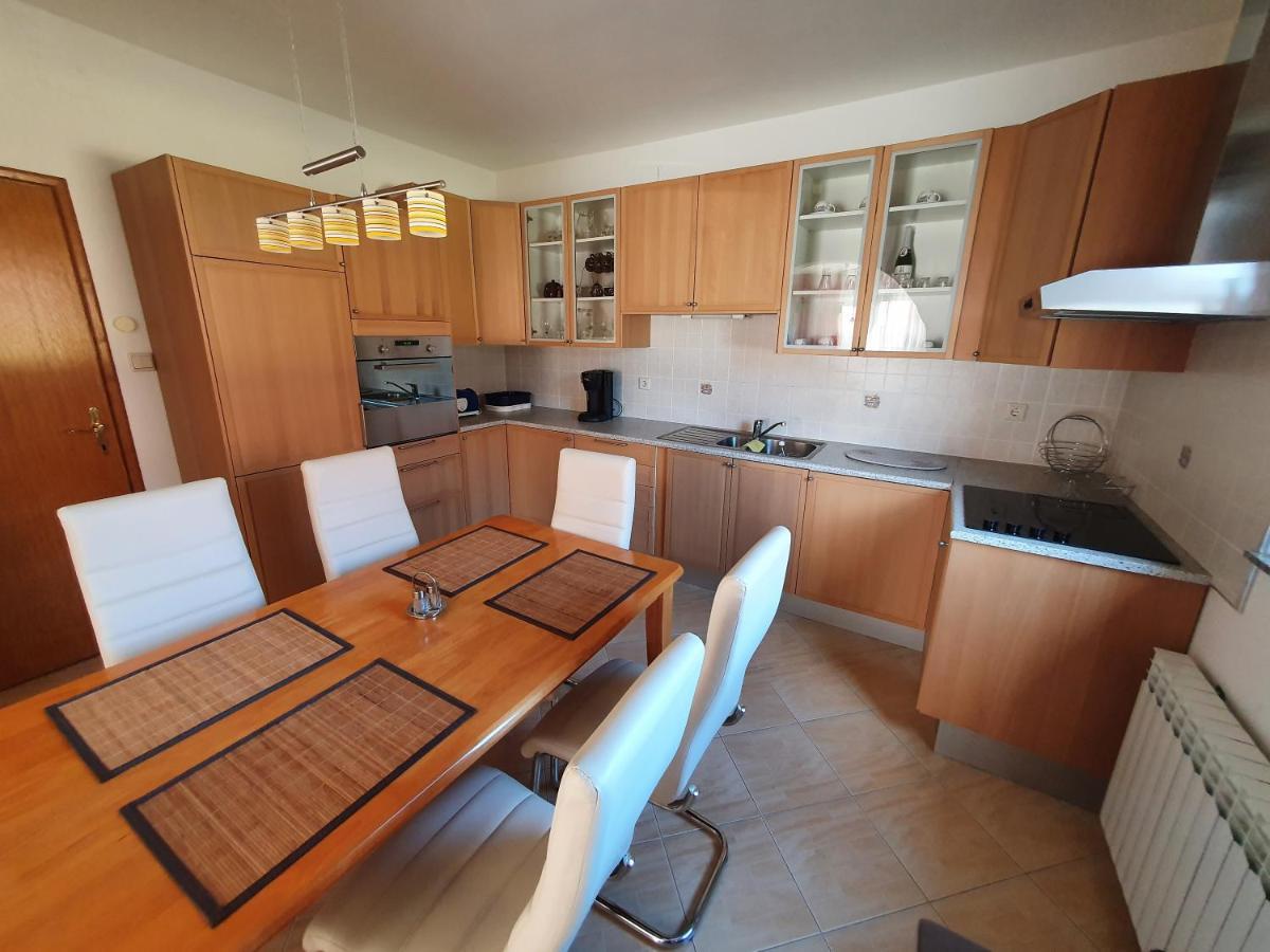 Apartmán House Antea Lucko Exteriér fotografie