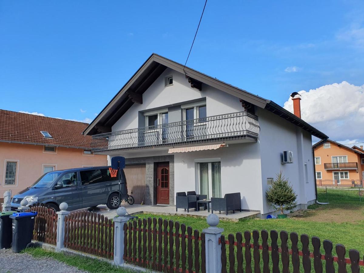 Apartmán House Antea Lucko Exteriér fotografie